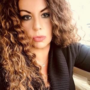 Meet your Posher, Amna